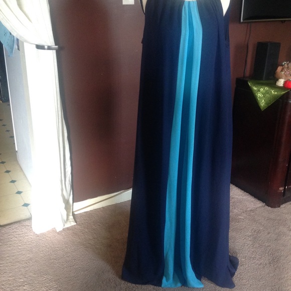 Dress - Picture 2 of 4